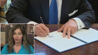 Handwriting Expert Analyzes President Donald Trumps Executive Signature [upl. by Yema730]