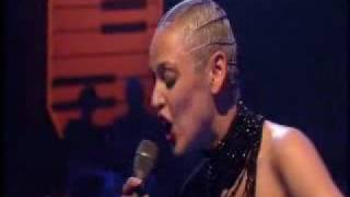 Mariza  Ó Gente da Minha Terra Live on Jools Holland [upl. by Nirik]