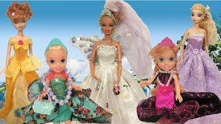 Anna and Elsa Toddlers Wedding  Shopping for Barbie Gowns  DressUp Doll Fashion Boutique Chelsea [upl. by Okimuk]