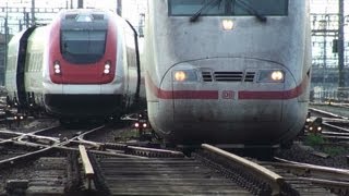 Zug 1  ICE und ICN Parallelfahrt am Hauptbahnhof ZürichTrains 1 [upl. by Anrat201]