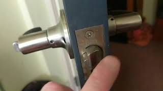 PSA Firsttry quotlockpickingquot a common door handle in under 5 seconds [upl. by Htiffirg]