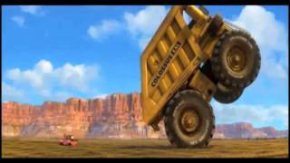 Disney Pixar Cars 2  I migliori amici  Clip dal Film [upl. by Eiznikam]