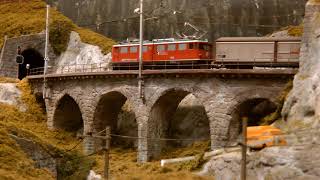 Modelleisenbahnanlage der Schweizerischen Graubündenbahn  Schmalspurbahn in Spurweite H0 [upl. by Noived]