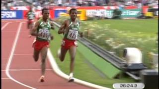 BekeleGabrselassie10000mWorld ChampionshipsParis2003 [upl. by Lemcke194]