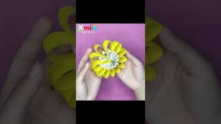 Como hacer flores de papel  flores de papel rápido y fácil 🌺 How to make paper flowers Shorts [upl. by Imogen642]