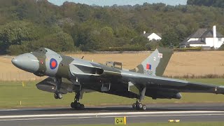 Avro Vulcan XH558  Nose Wheel Emergency  Prestwick Airport [upl. by Consolata]